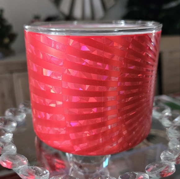 Bath & Body Works You're the One Red Candle - Picture 7 of 8